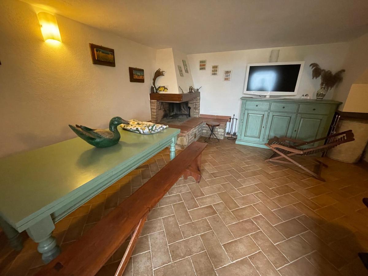 Il Rifugio Nelle Crete Apartment Vescona ภายนอก รูปภาพ